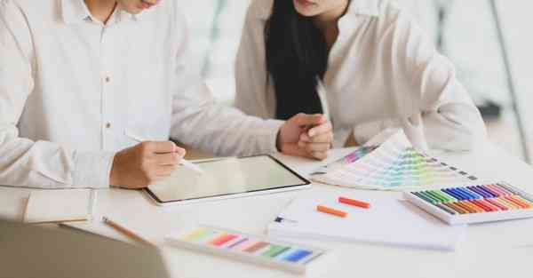 如何制作图片配音乐的视频